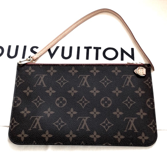 PINK 🌸🌸 NEW 🌸🌸 Louis VuittonPochette Wristlet - Picture 4 of 15